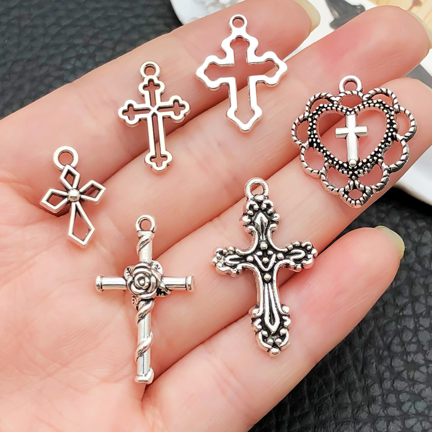 52pcs Assorted Cross Pendants  – Jewelry Making Degree recenzja i cena
