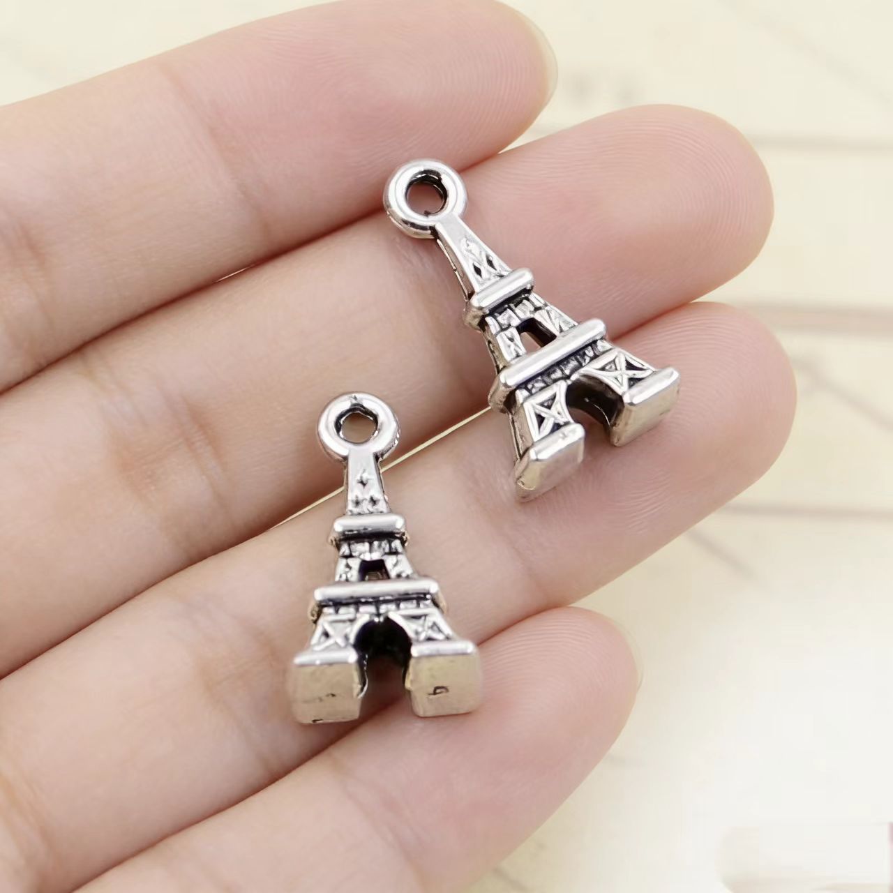 30Pcs/Lot Charms Eiffel Tower  – Jewelry Making Paris recenzja i cena